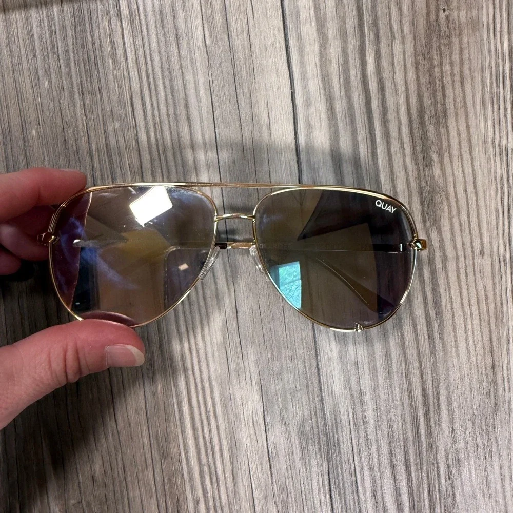 Quay Australia High Key Polarized Aviator Sunglasses Gold Black Fade 126